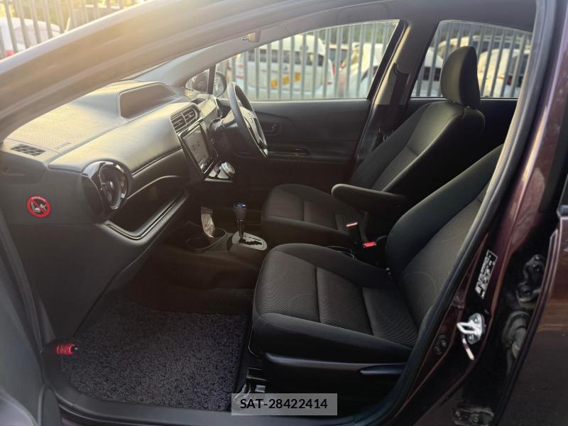 Toyota AQUA 2017-05 1289503-10