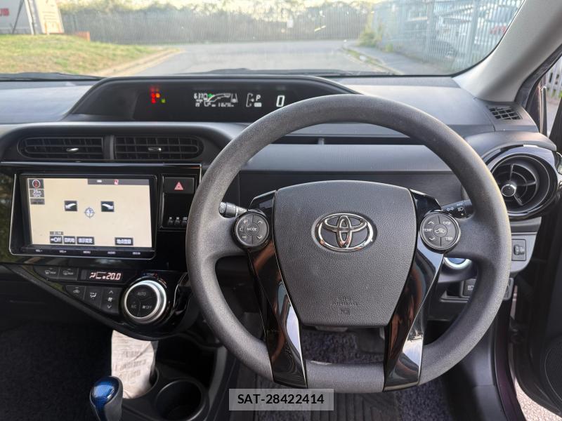 Toyota AQUA 2017-05 1289503-15