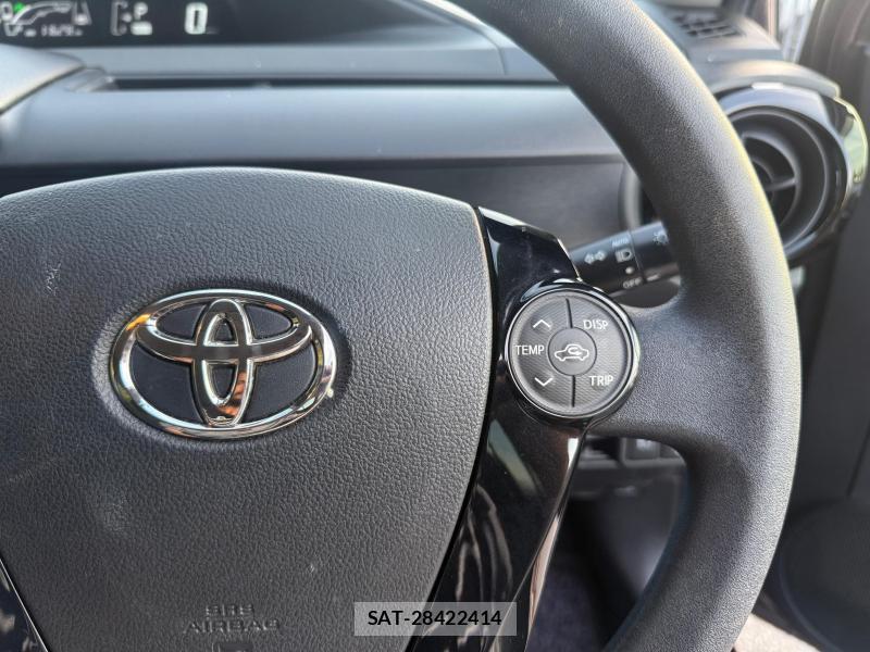 Toyota AQUA 2017-05 1289503-17