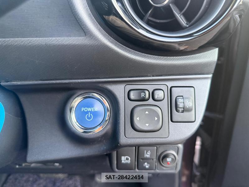Toyota AQUA 2017-05 1289503-19
