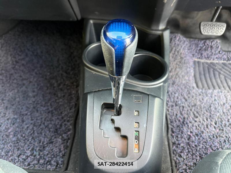 Toyota AQUA 2017-05 1289503-24