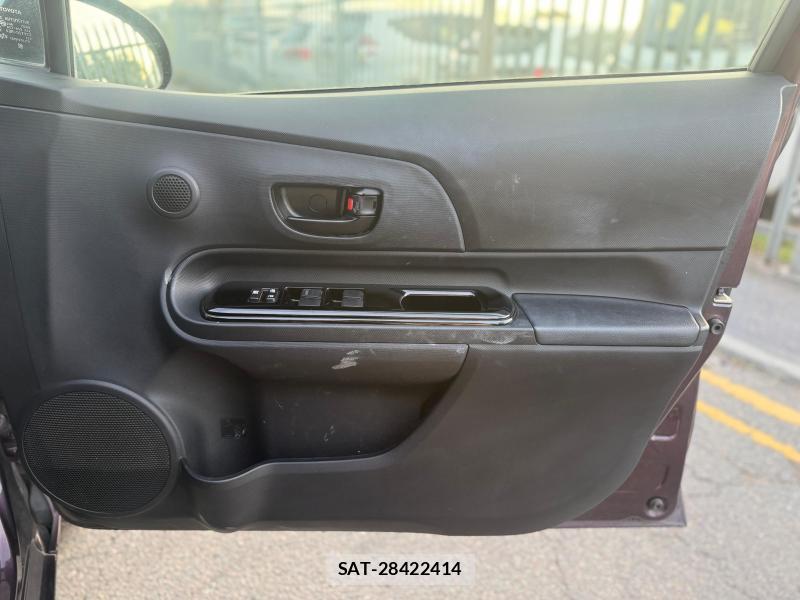 Toyota AQUA 2017-05 1289503-30