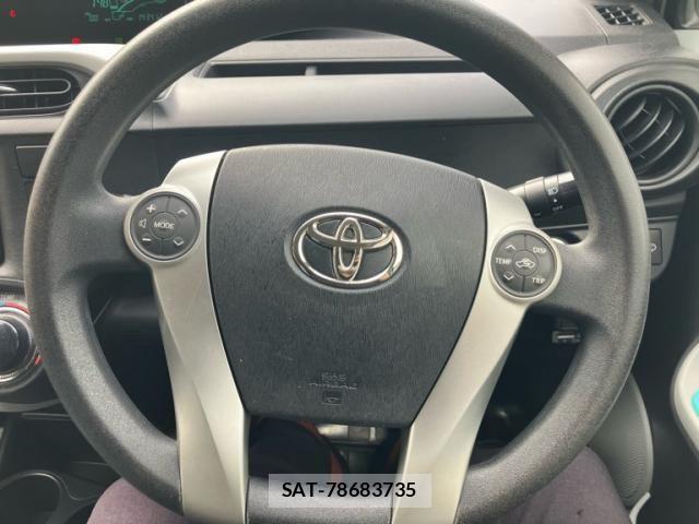 Toyota AQUA 2012-02 8883302-14