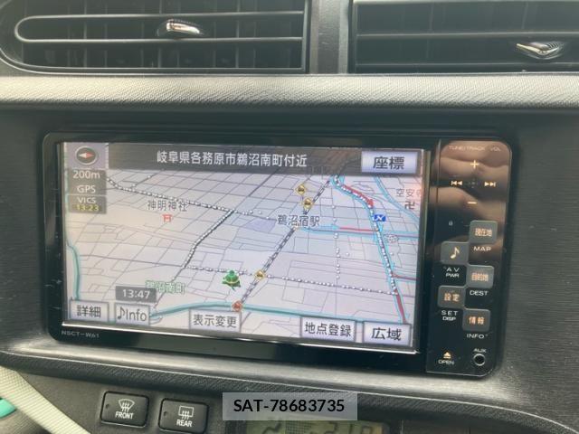 Toyota AQUA 2012-02 8883302-21