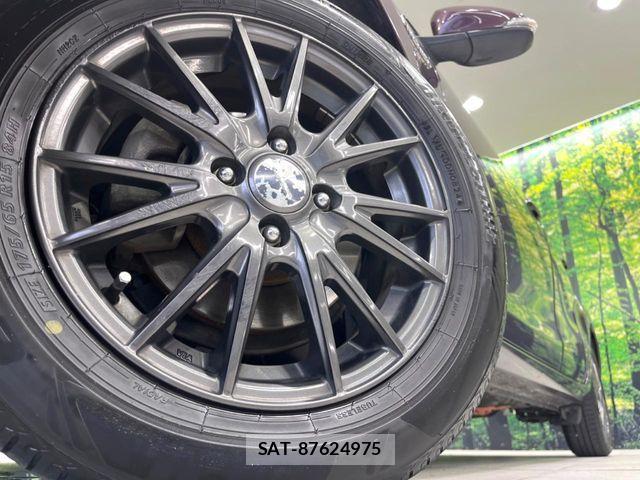 Toyota AQUA 2015-12 8883295-11