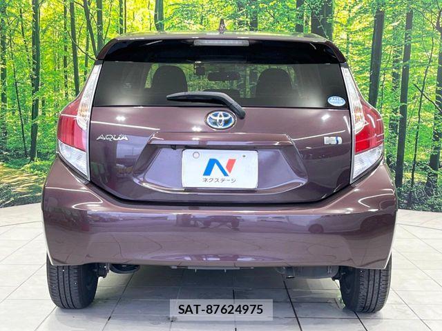 Toyota AQUA 2015-12 8883295-13