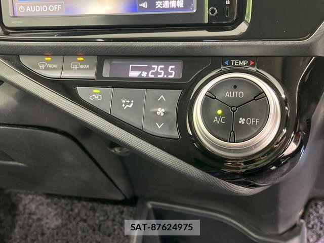 Toyota AQUA 2015-12 8883295-6