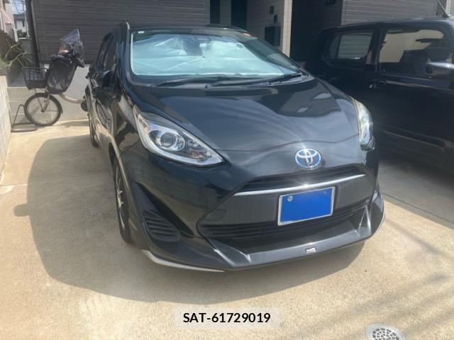 Toyota AQUA 2017-10 8883293-0