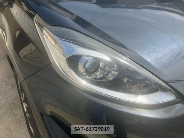 Toyota AQUA 2017-10 8883293-10