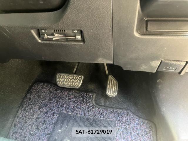 Toyota AQUA 2017-10 8883293-16