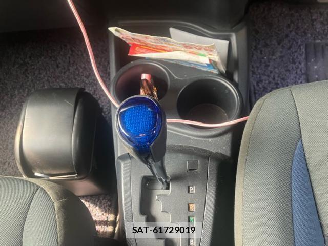 Toyota AQUA 2017-10 8883293-22