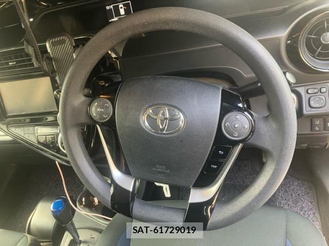 Toyota AQUA 2017-10 8883293-23