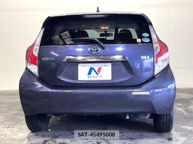 Toyota AQUA 2015-10 8883294-15