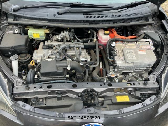 Toyota AQUA 2012-10 8883298-11