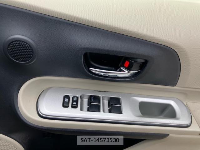 Toyota AQUA 2012-10 8883298-15