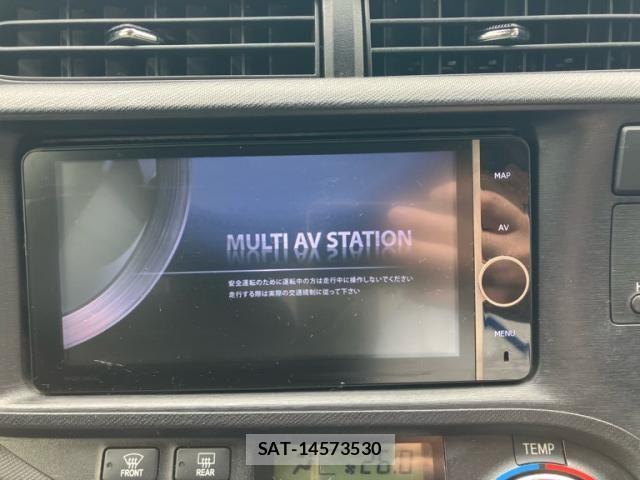 Toyota AQUA 2012-10 8883298-21