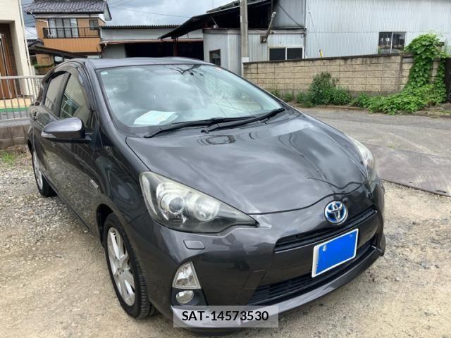 Toyota AQUA 2012-10 8883298-2