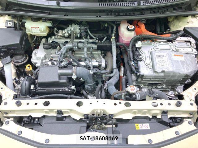 Toyota AQUA 2020-12 8883288-17