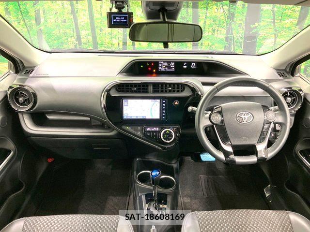 Toyota AQUA 2020-12 8883288-1