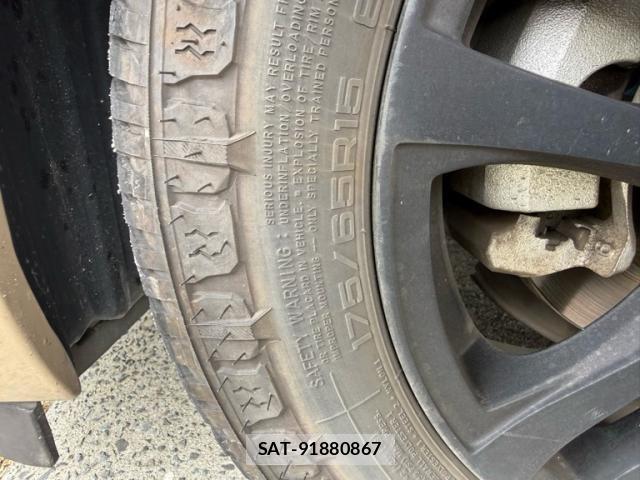 Toyota AQUA 2012-06 8883297-13