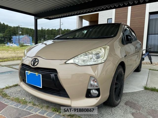 Toyota AQUA 2012-06 8883297-2