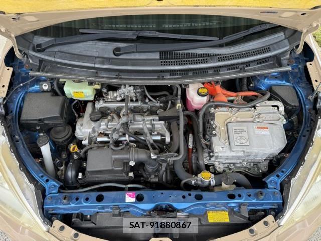 Toyota AQUA 2012-06 8883297-6