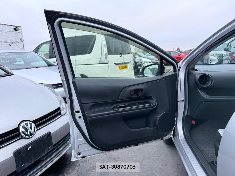 Toyota AQUA 2018-07 1184001-28