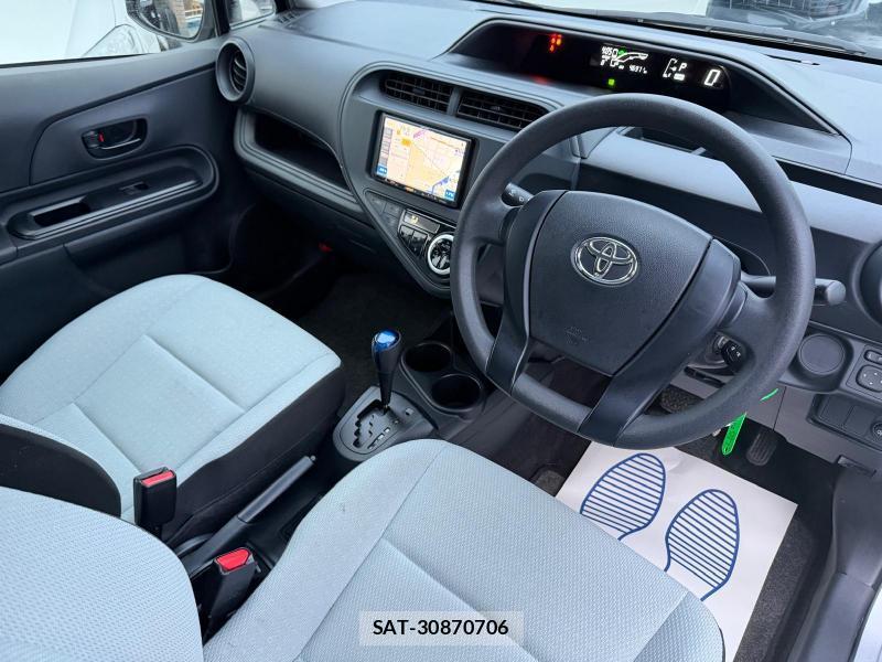 Toyota AQUA 2018-07 1184001-36