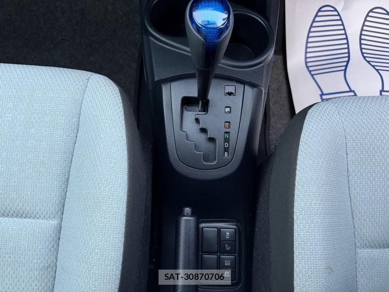 Toyota AQUA 2018-07 1184001-39