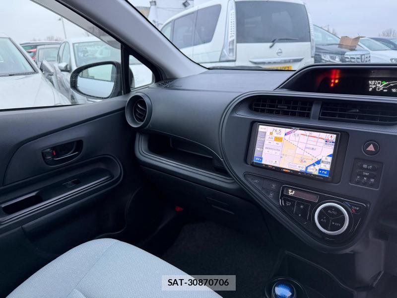 Toyota AQUA 2018-07 1184001-43