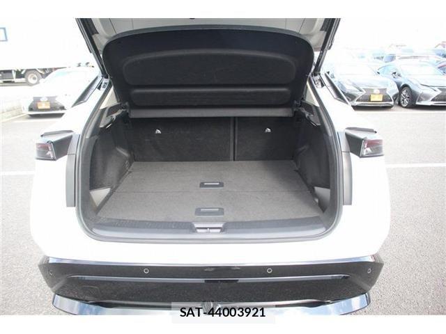 Nissan Ariya 2022-05 3831633-28