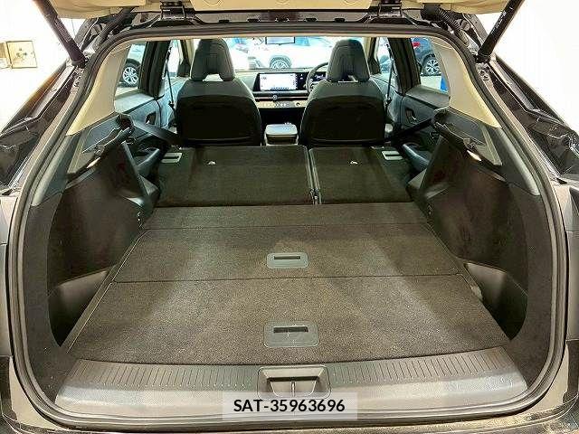 Nissan Ariya 2022-03 5860255-10