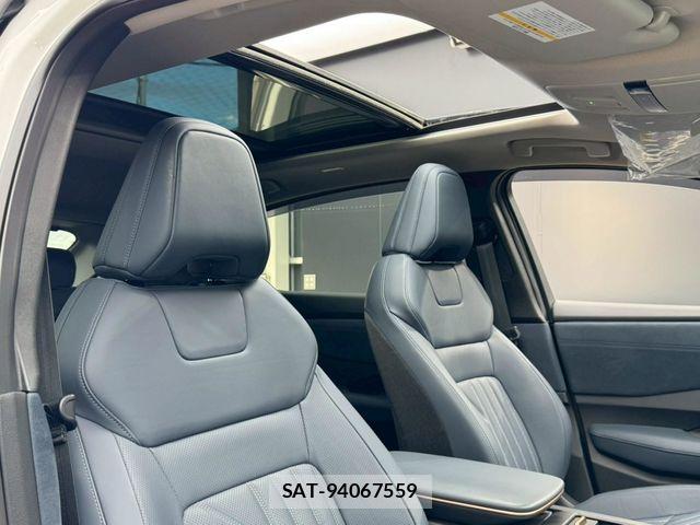 Nissan Ariya 2022-03 7214890-23