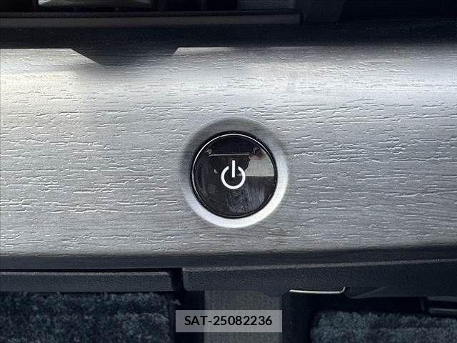 Nissan Ariya 2023-08 7249590-24