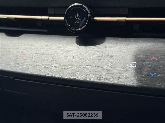Nissan Ariya 2023-08 7249590-3