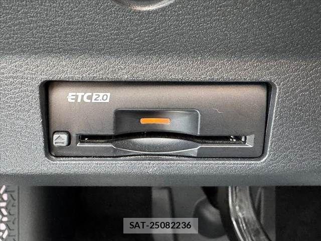 Nissan Ariya 2023-08 7249590-5