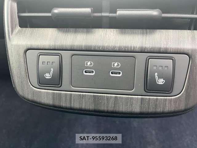 Nissan Ariya 2024-06 7356822-6
