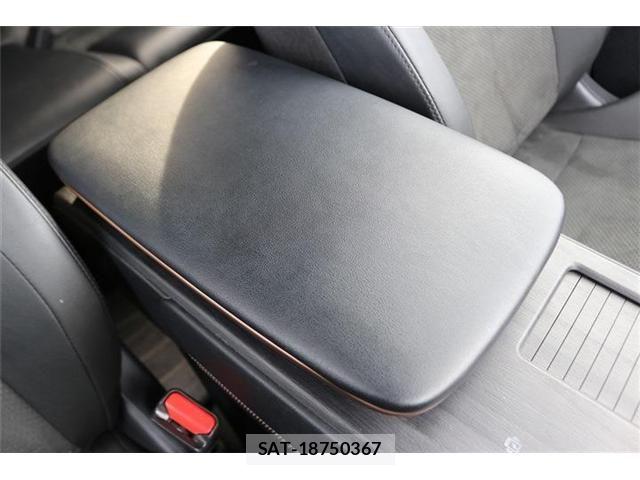 Nissan Ariya 2023-04 7508118-18