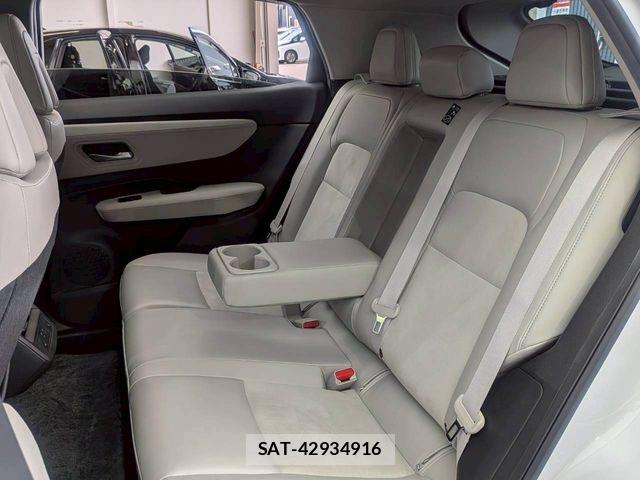Nissan Ariya 2022-05 7720821-25