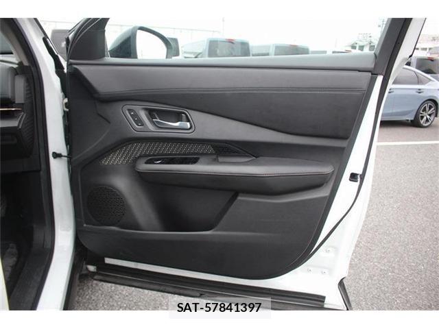 Nissan Ariya 2022-10 7782622-28
