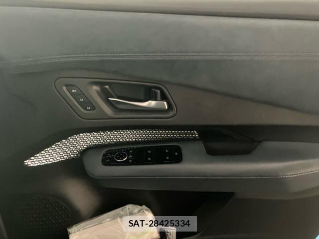 Nissan Ariya 2023-03 7960511-20