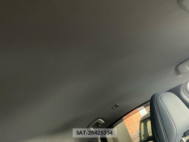 Nissan Ariya 2023-03 7960511-26