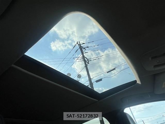 Nissan Ariya 2022-05 7978511-6