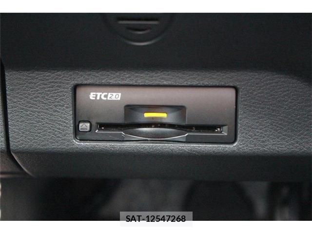 Nissan Ariya 2022-06 8034429-27