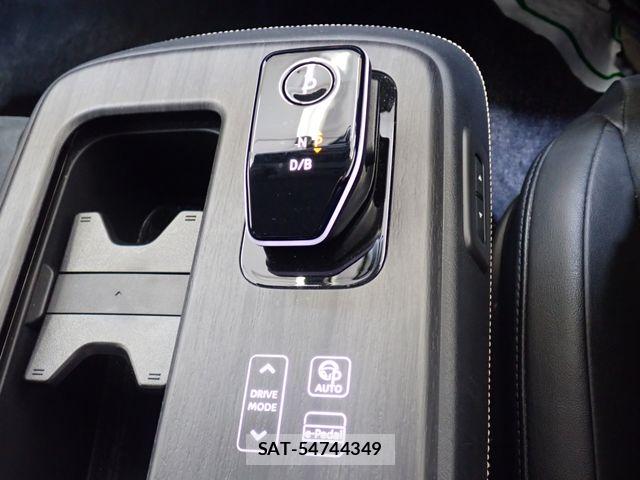 Nissan Ariya 2022-07 8157955-15