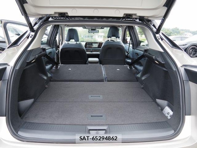 Nissan Ariya 2023-08 8206318-14