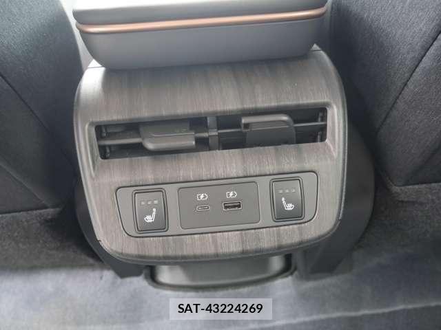 Nissan Ariya 2022-06 8206326-16
