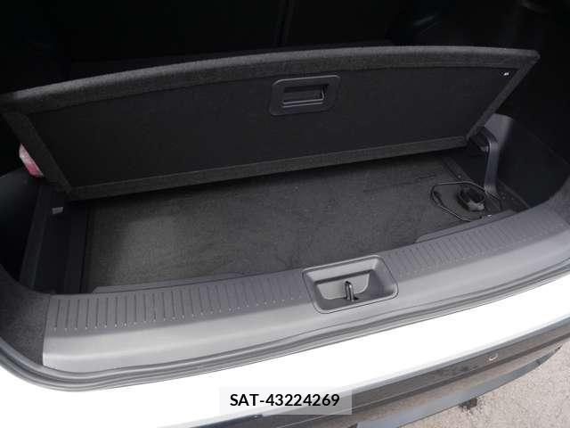 Nissan Ariya 2022-06 8206326-25
