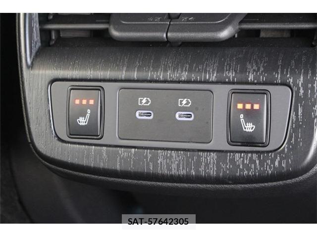 Nissan Ariya 2024-10 8334851-5