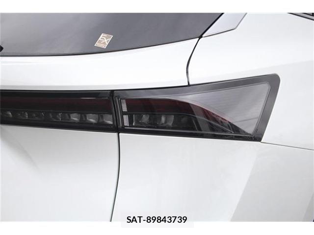 Nissan Ariya 2023-10 8334854-26